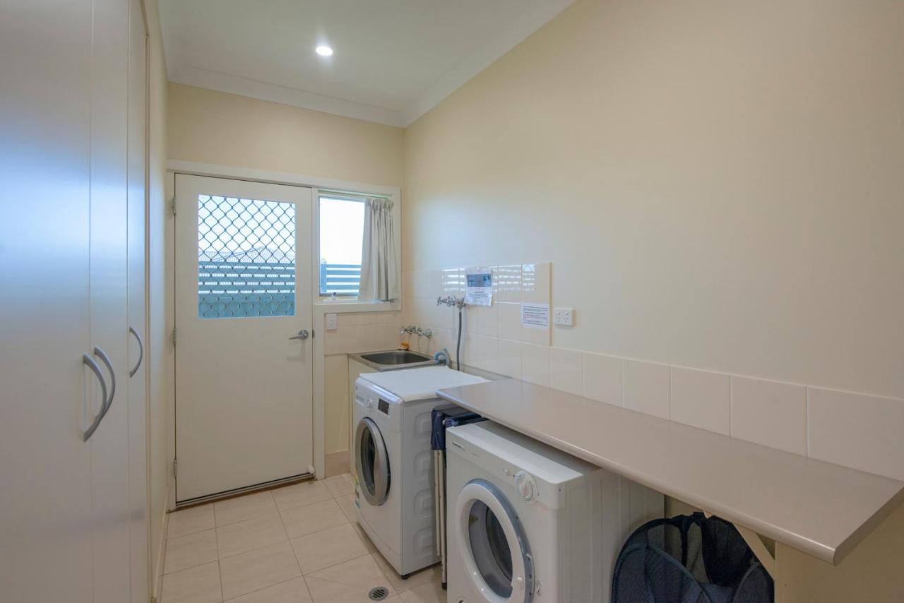 Searenity Holiday Accommodation Emu Bay ภายนอก รูปภาพ