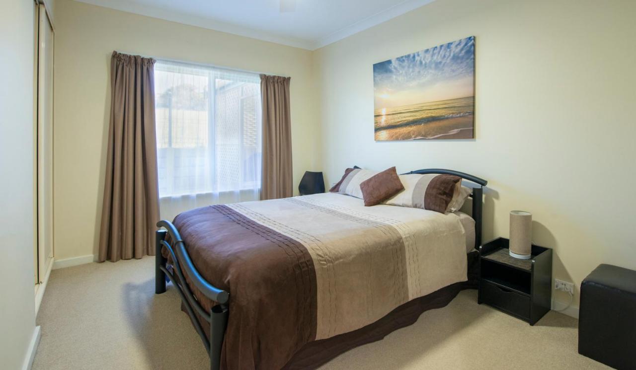Searenity Holiday Accommodation Emu Bay ภายนอก รูปภาพ