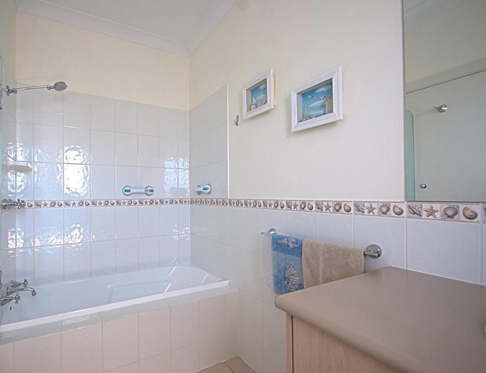 Searenity Holiday Accommodation Emu Bay ภายนอก รูปภาพ