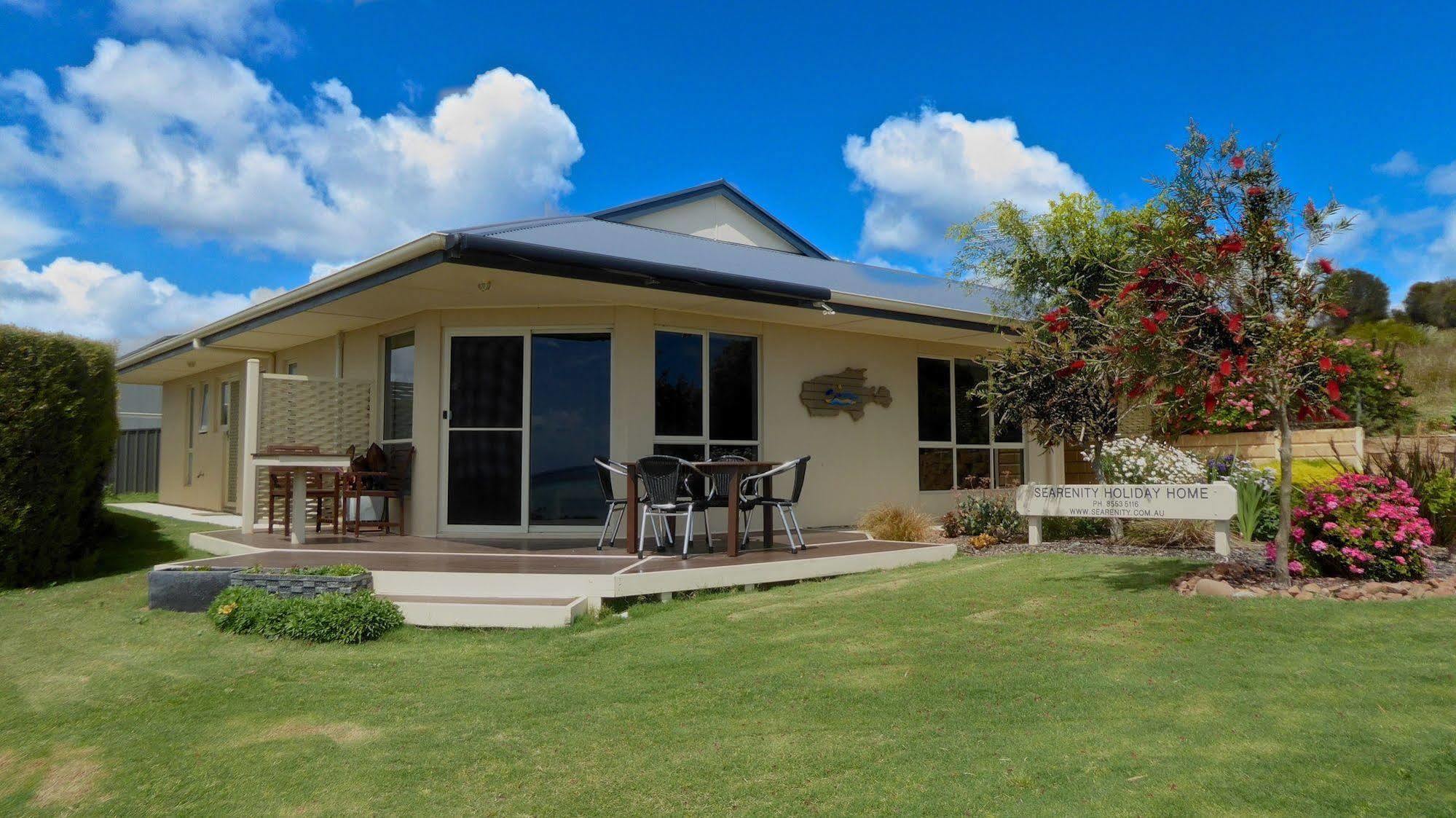 Searenity Holiday Accommodation Emu Bay ภายนอก รูปภาพ
